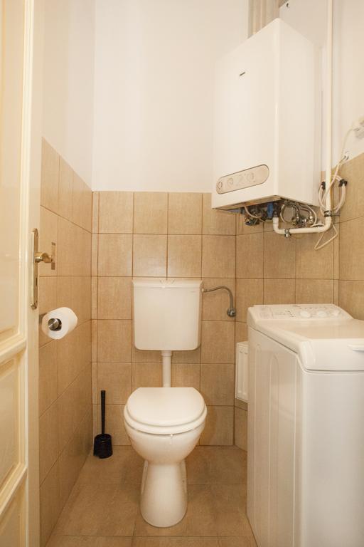 Ferienwohnung Carolyn Apartman In The Old City Budapest Exterior foto
