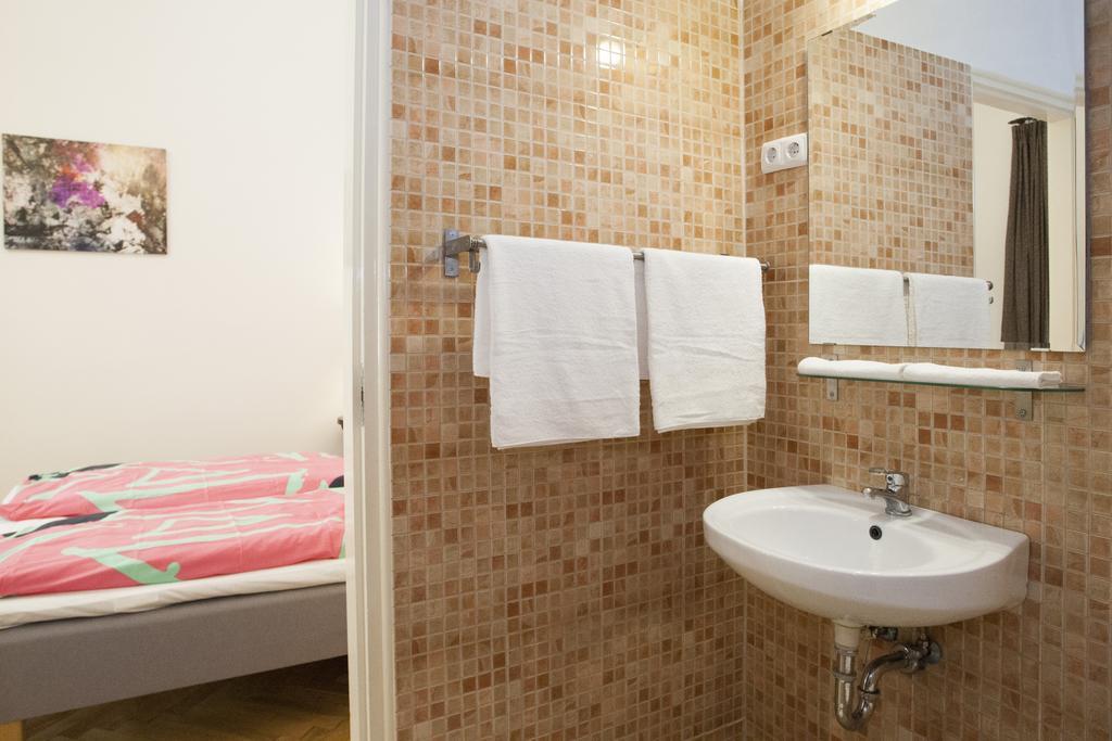 Ferienwohnung Carolyn Apartman In The Old City Budapest Exterior foto