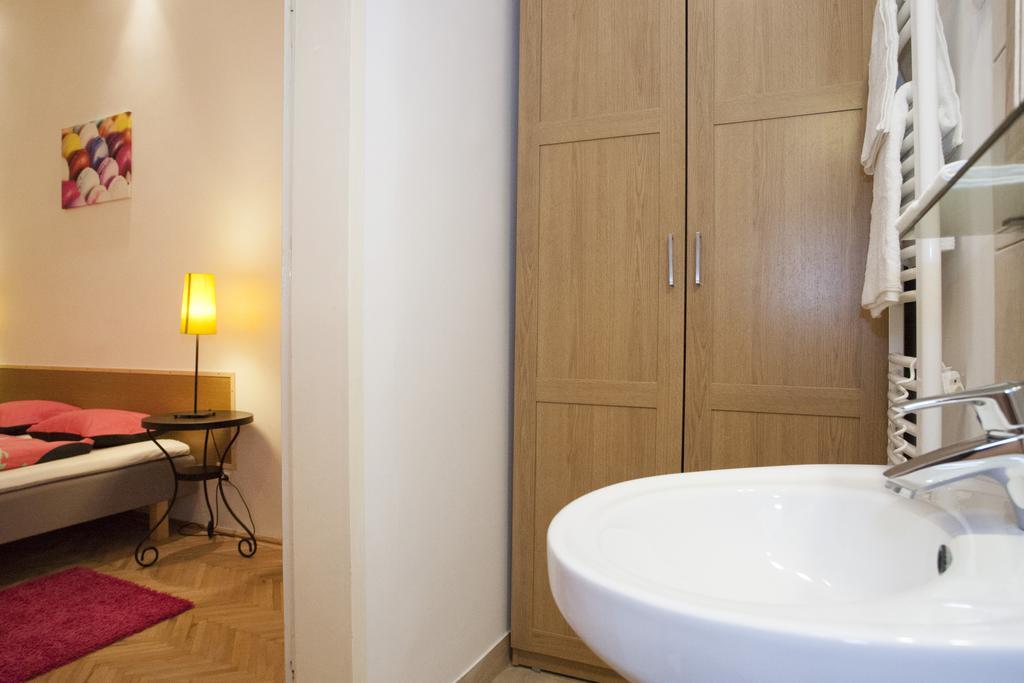 Ferienwohnung Carolyn Apartman In The Old City Budapest Exterior foto