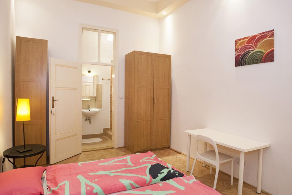 Ferienwohnung Carolyn Apartman In The Old City Budapest Exterior foto